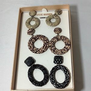 NWT Steve Madden earring set